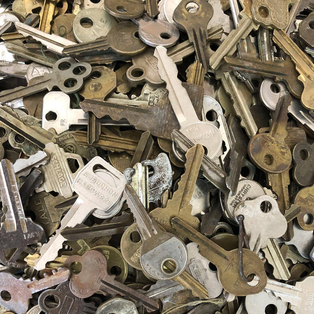 VINTAGE KEY HOOK